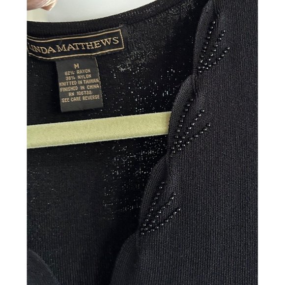 Linda Matthews Women's Black Beaded Trim Sleeveless Top Size Medium - Picture 7 of 8